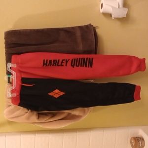 Harley Quinn sweats. Ladies XL, 65 %cottin, 35% poly. Brand new, never worn